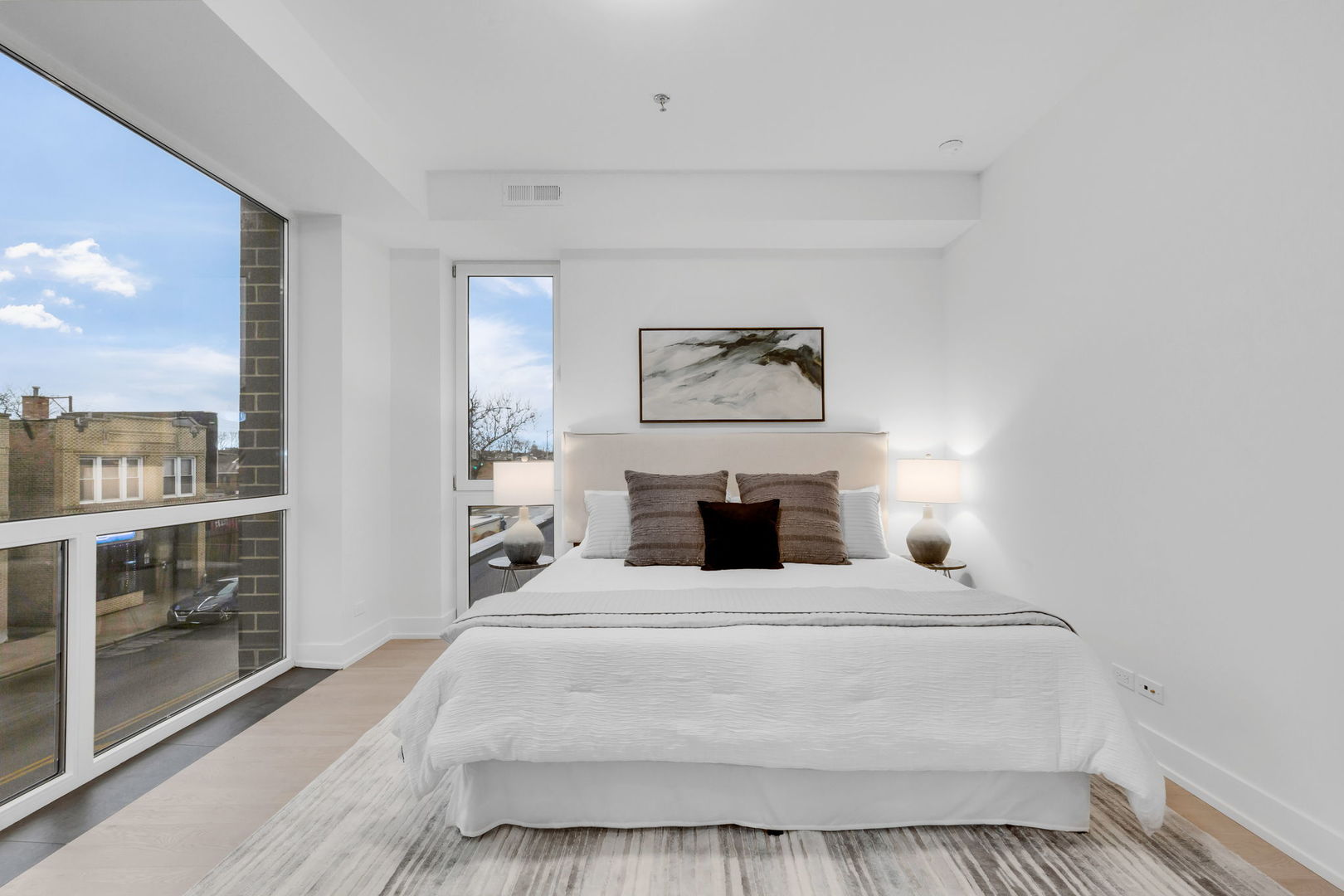 3204 N Kostner Avenue Unit: 301