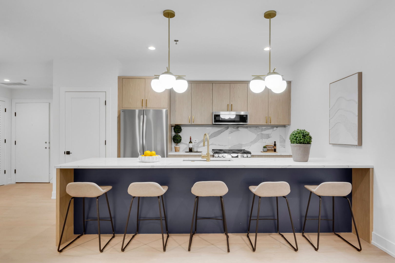 3204 N Kostner Avenue Unit: 301
