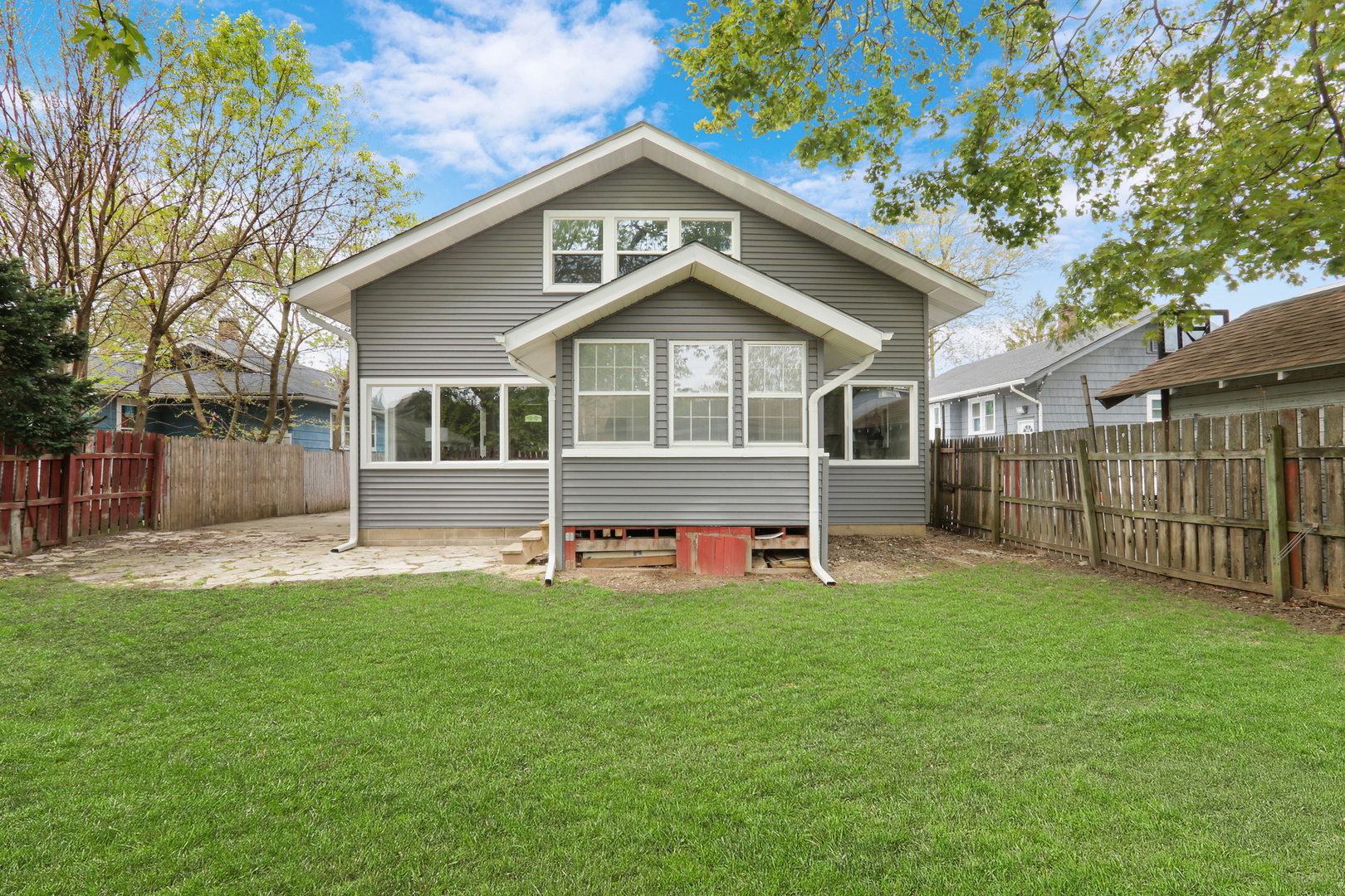 127 N Victory Street