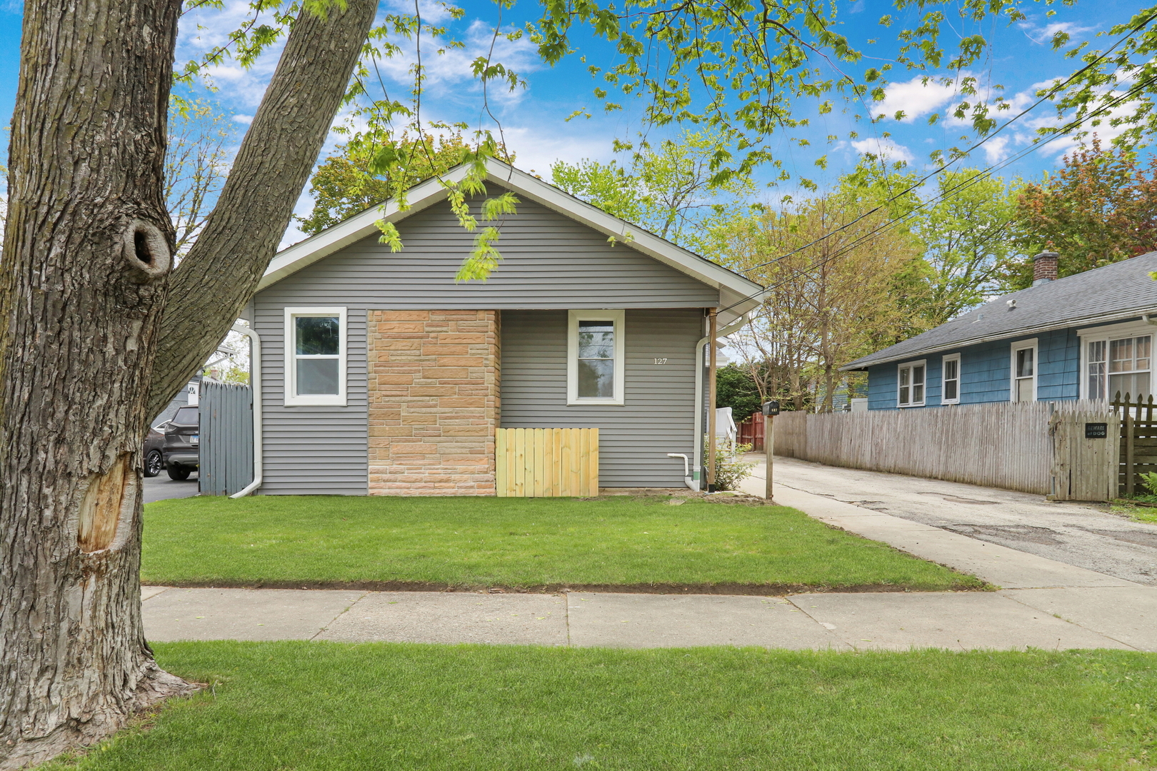 127 N Victory Street