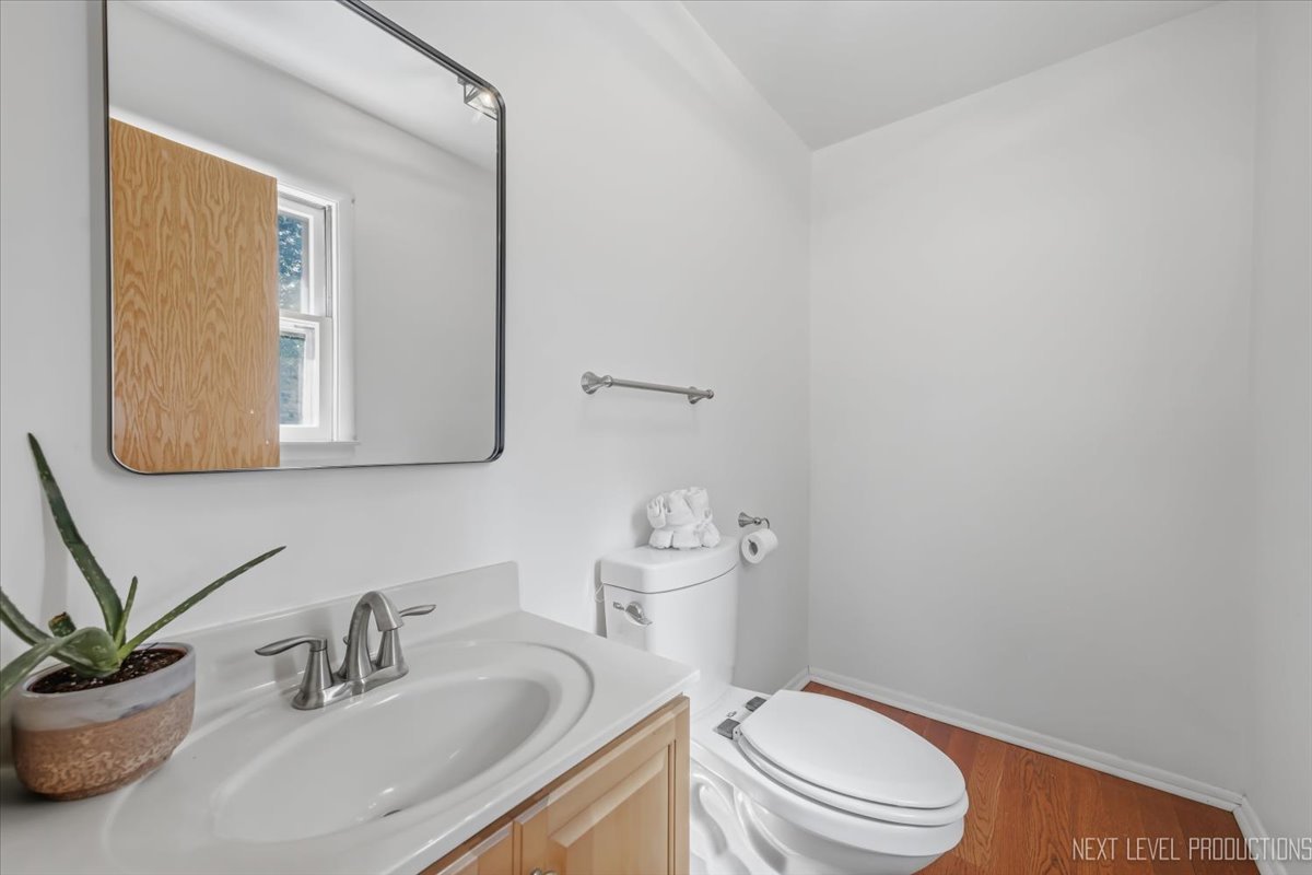 32W183 Glos Street