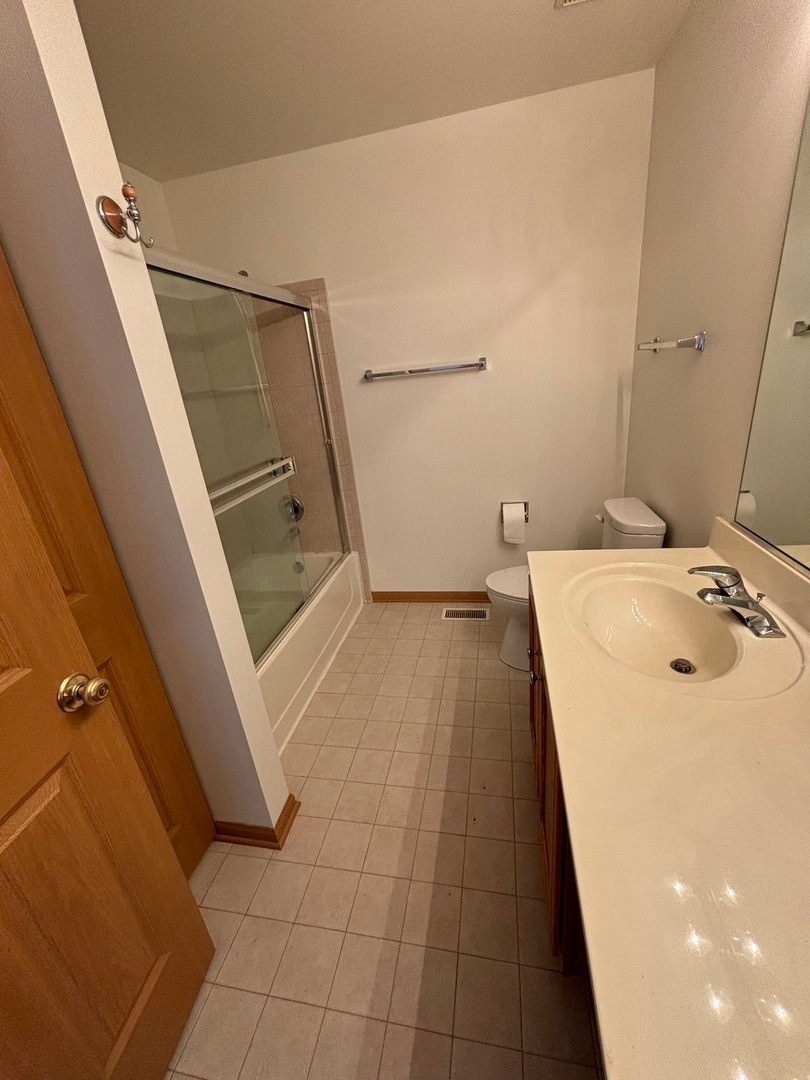 2422 GOLF RIDGE Circle