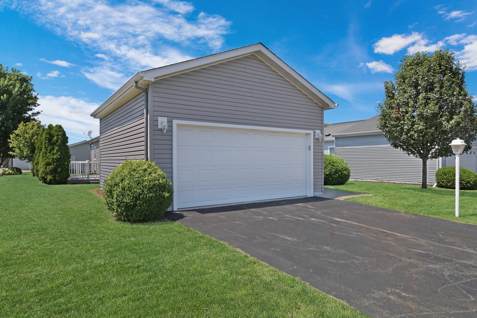 1810 Blue Ribbon Lane