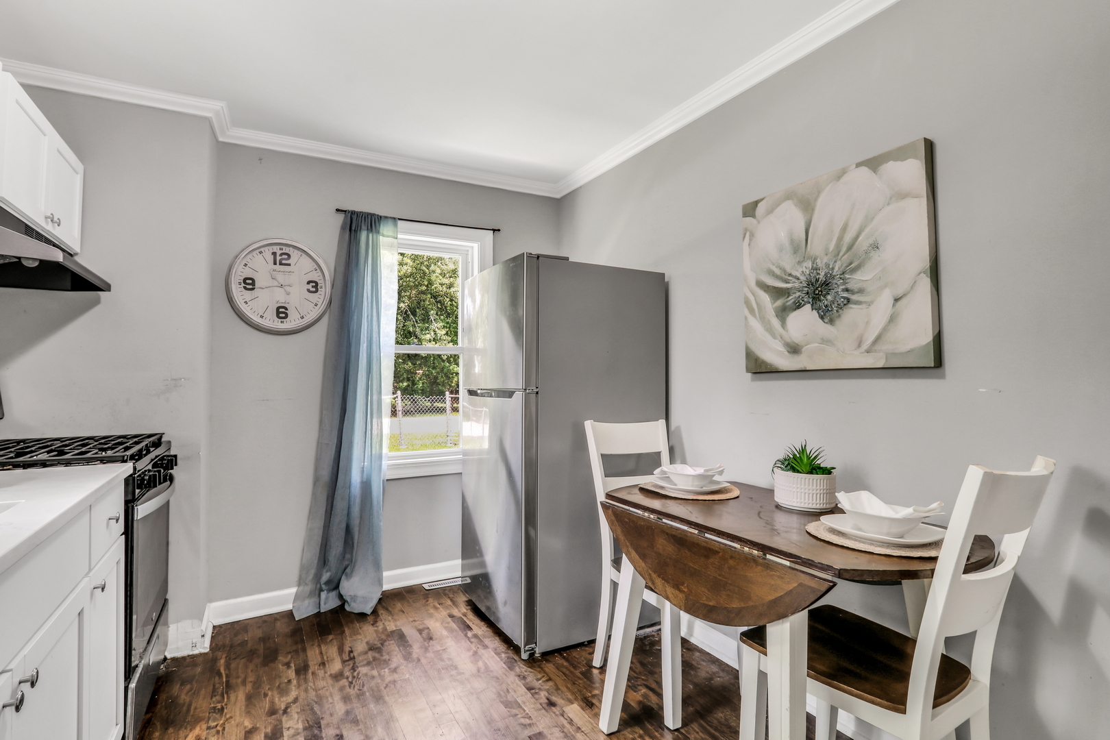 901 Flintwood Court