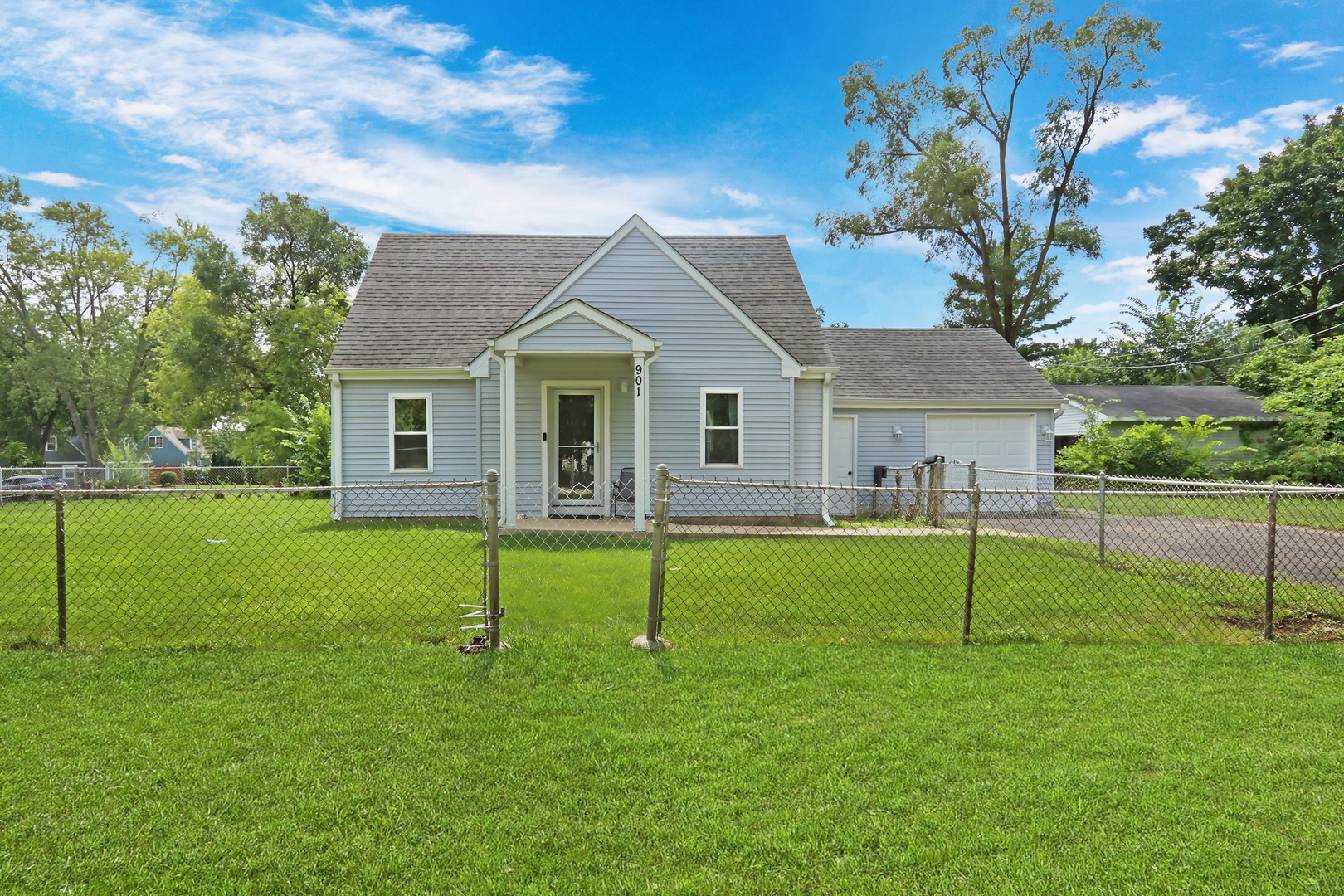 901 Flintwood Court