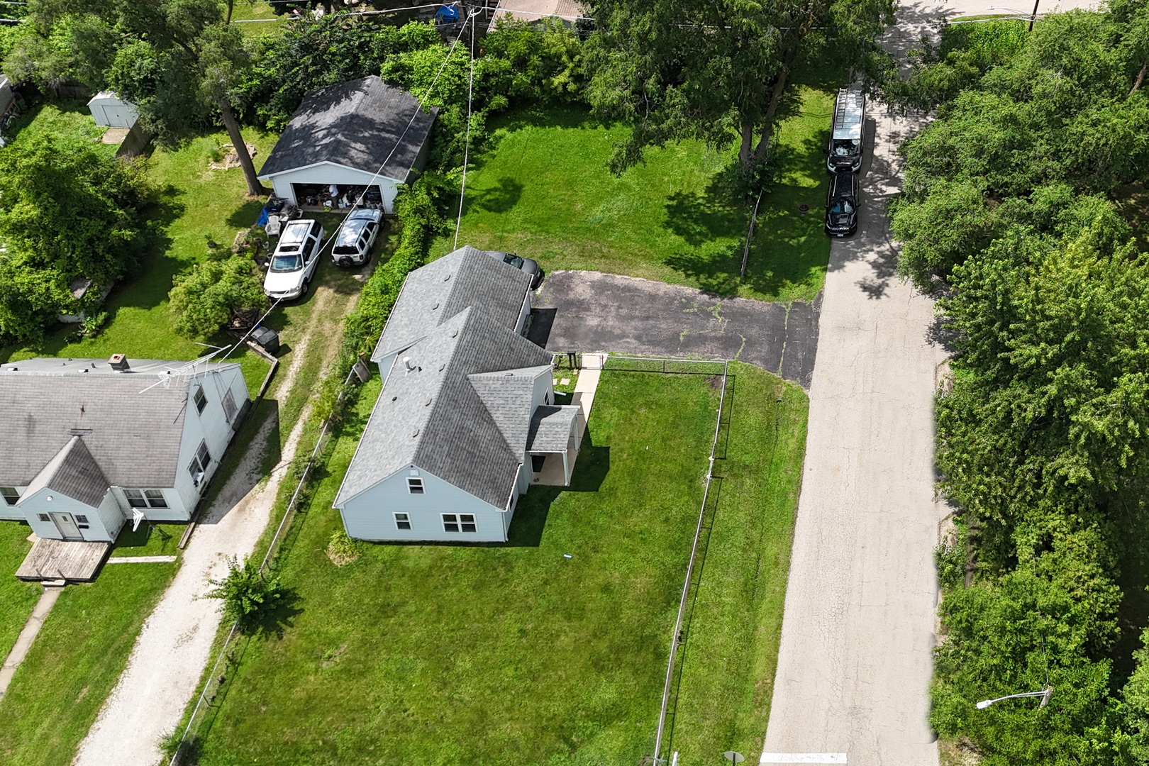 901 Flintwood Court
