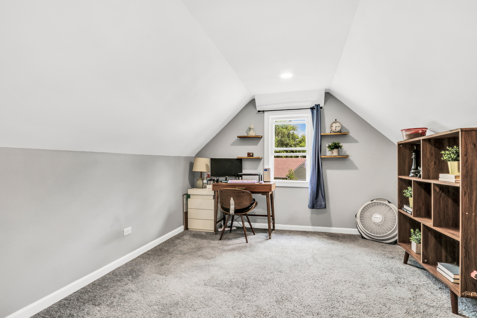 901 Flintwood Court