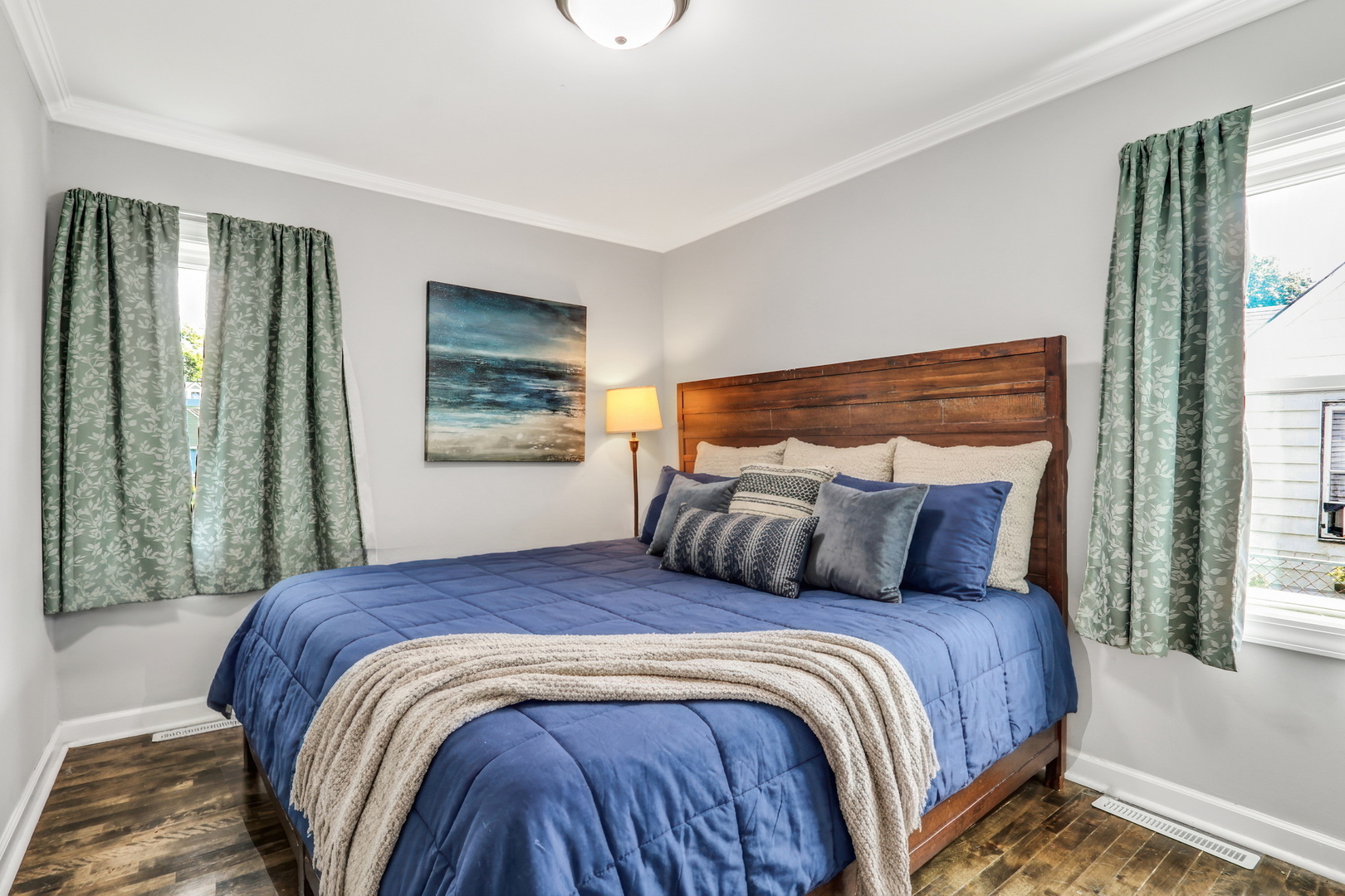 901 Flintwood Court