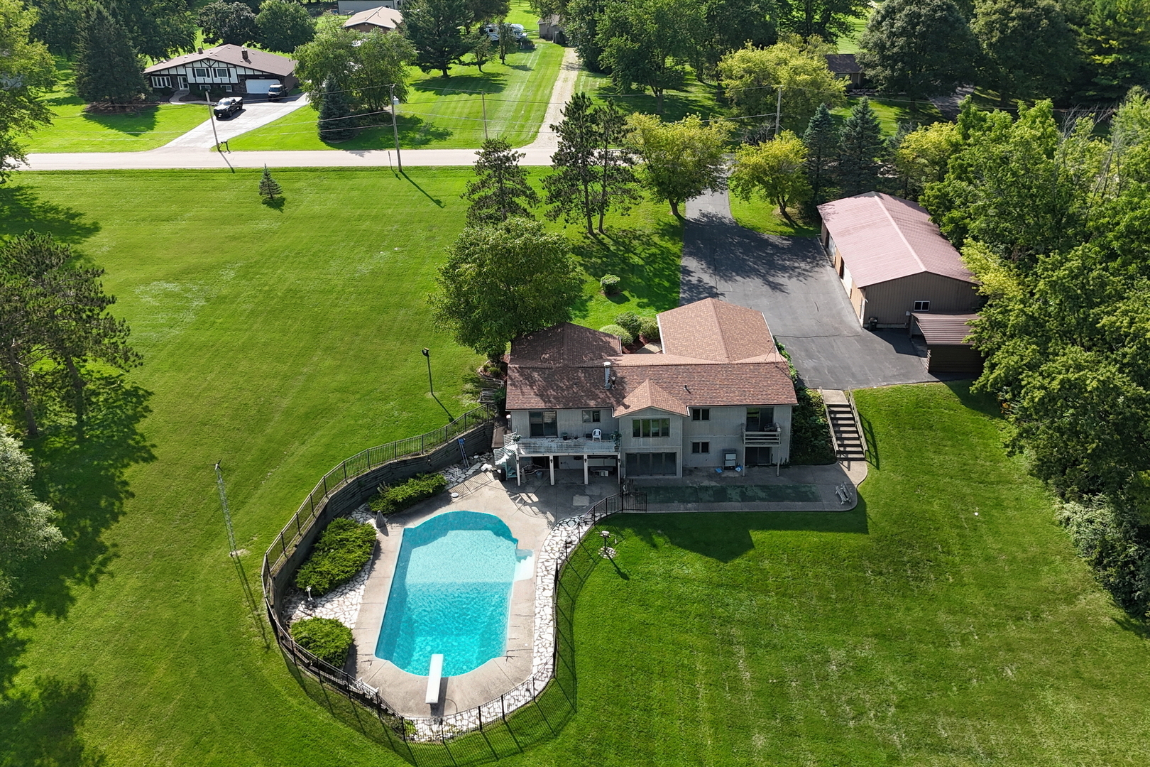 42357 N Center Street