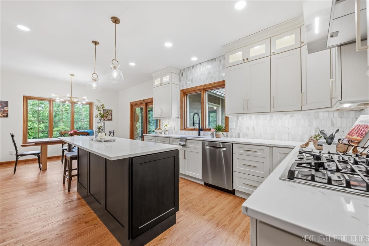 3663 Wolf Road