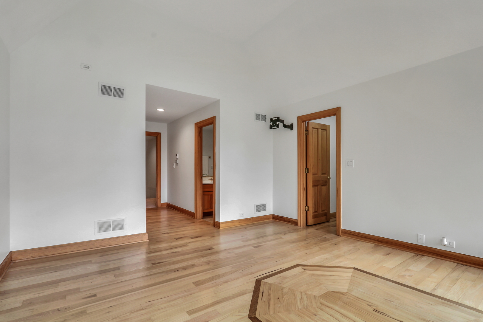 15423 W Little Saint Marys Road