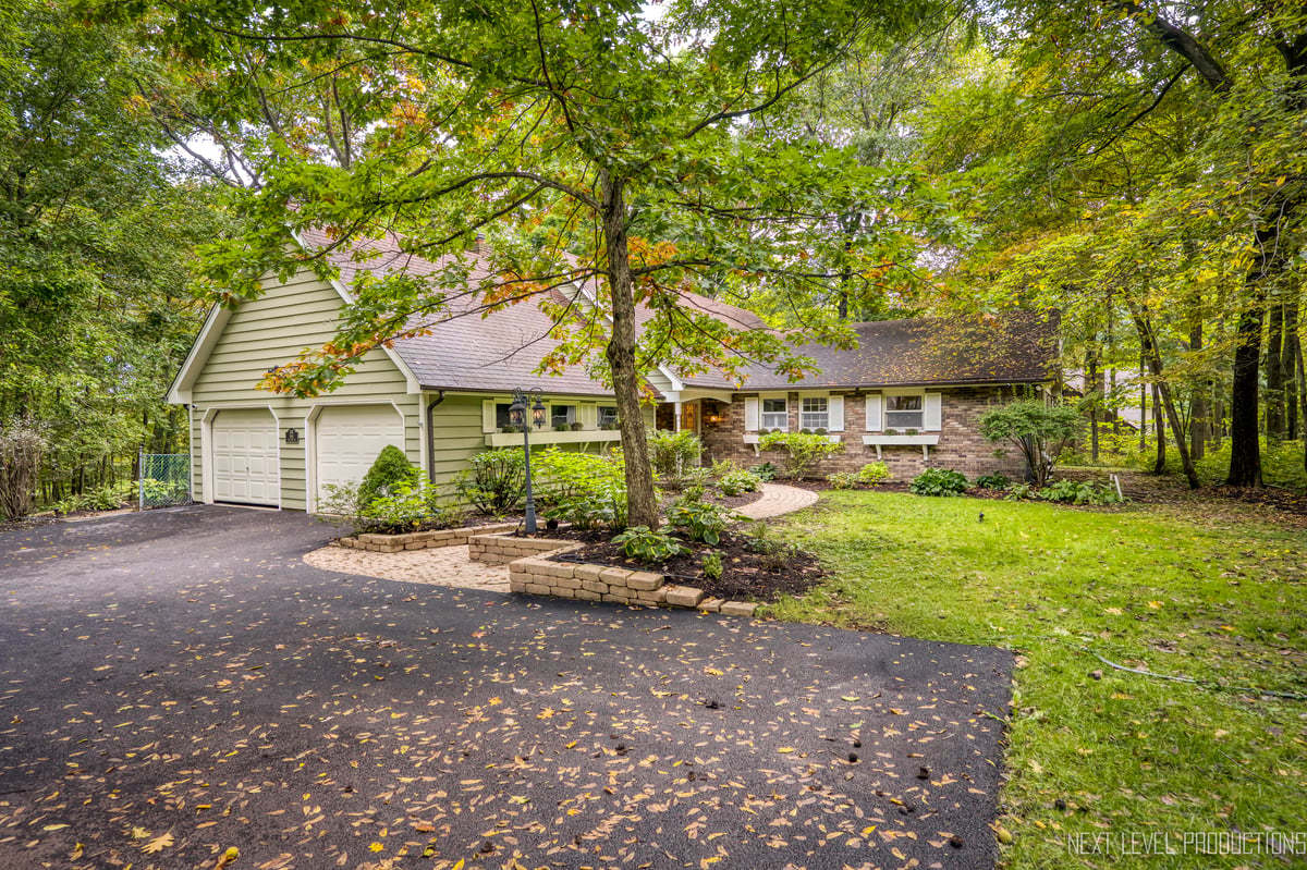 36W584 Wild Rose Road