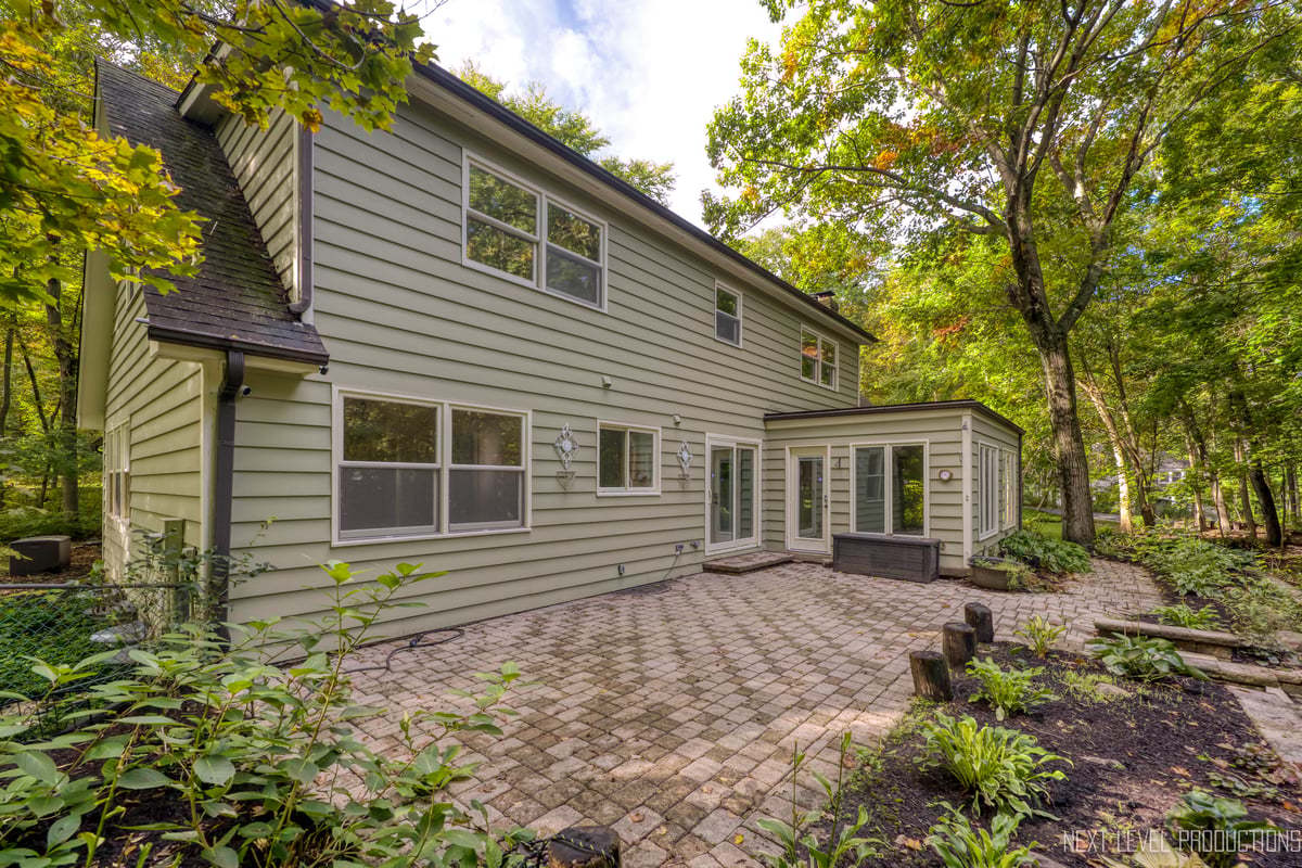 36W584 Wild Rose Road