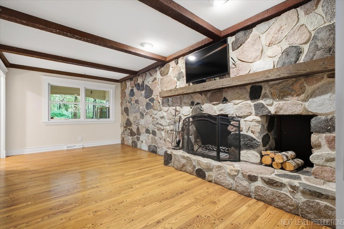 36W584 Wild Rose Road