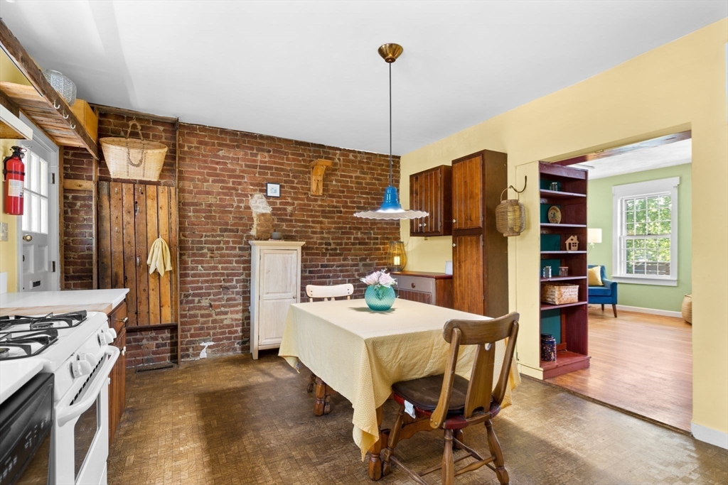 2 Livermore Pl