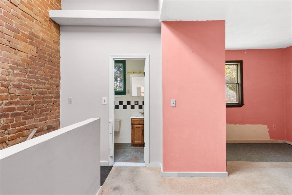 2 Livermore Pl