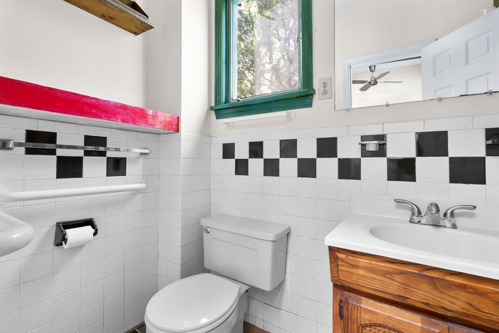2 Livermore Pl