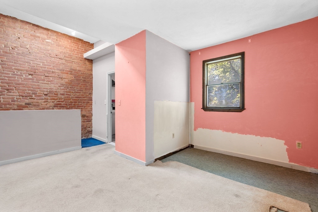 2 Livermore Pl