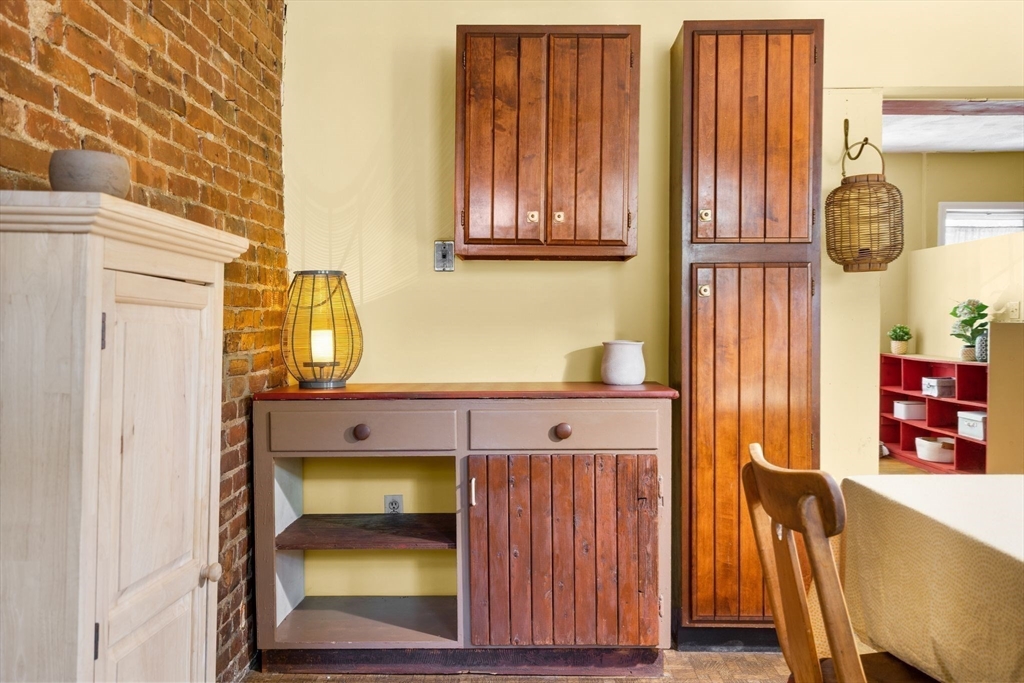 2 Livermore Pl
