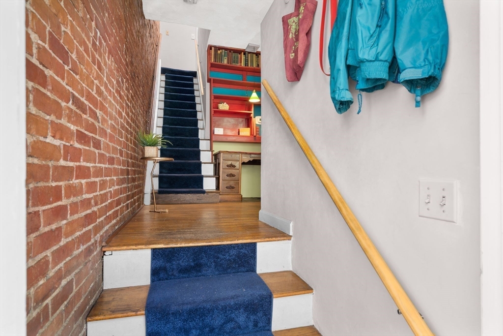 2 Livermore Pl