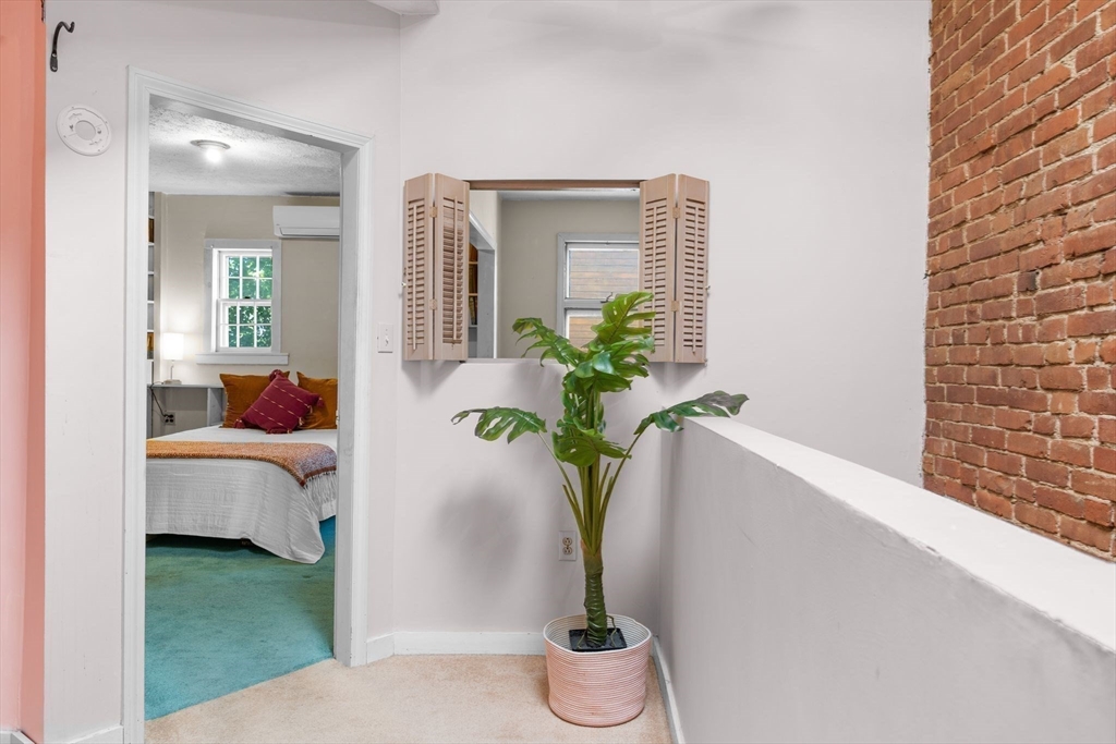 2 Livermore Pl