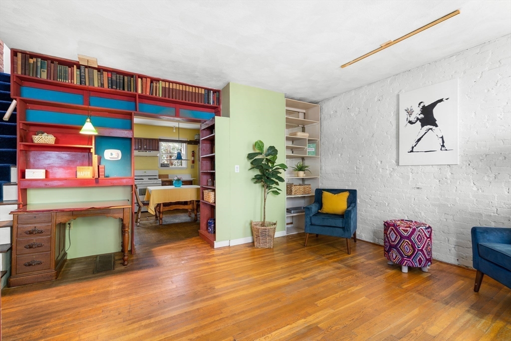 2 Livermore Pl