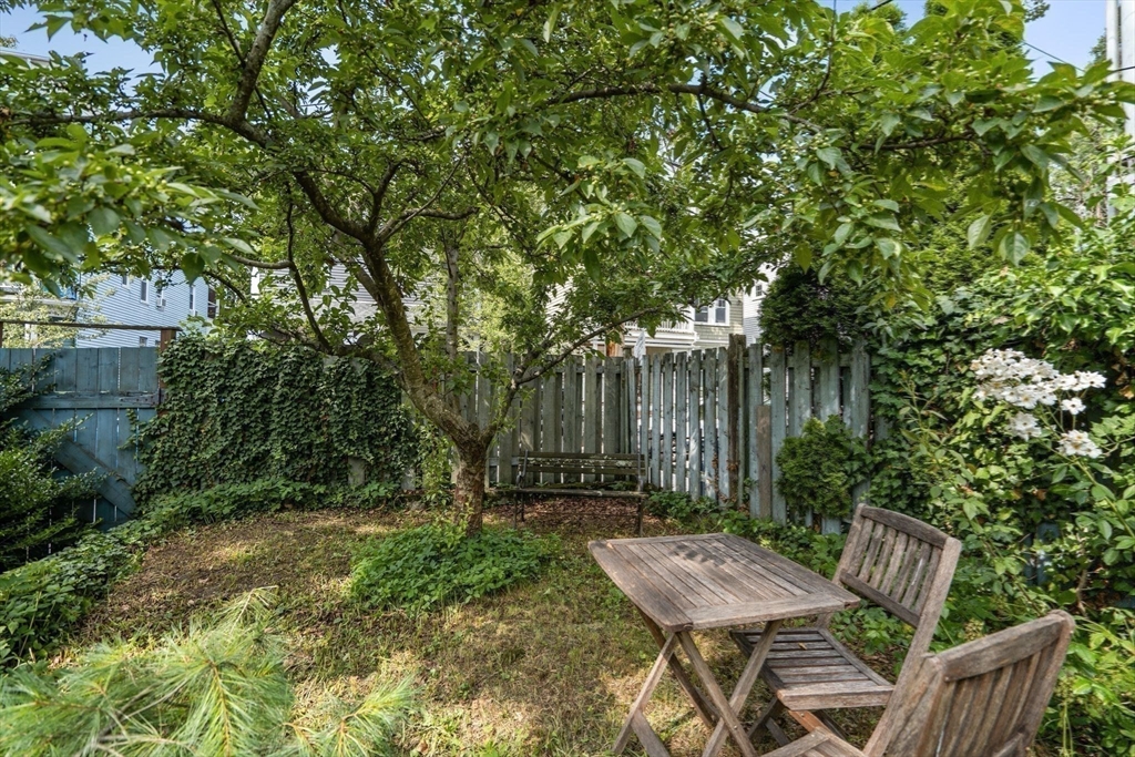 9 Shurland St