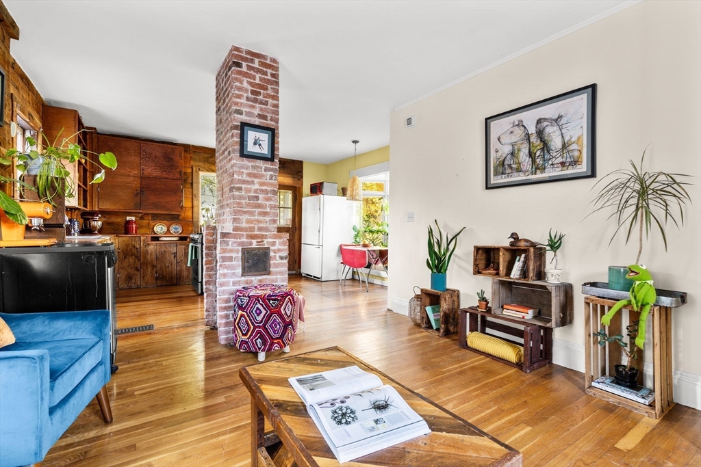 9 Shurland St
