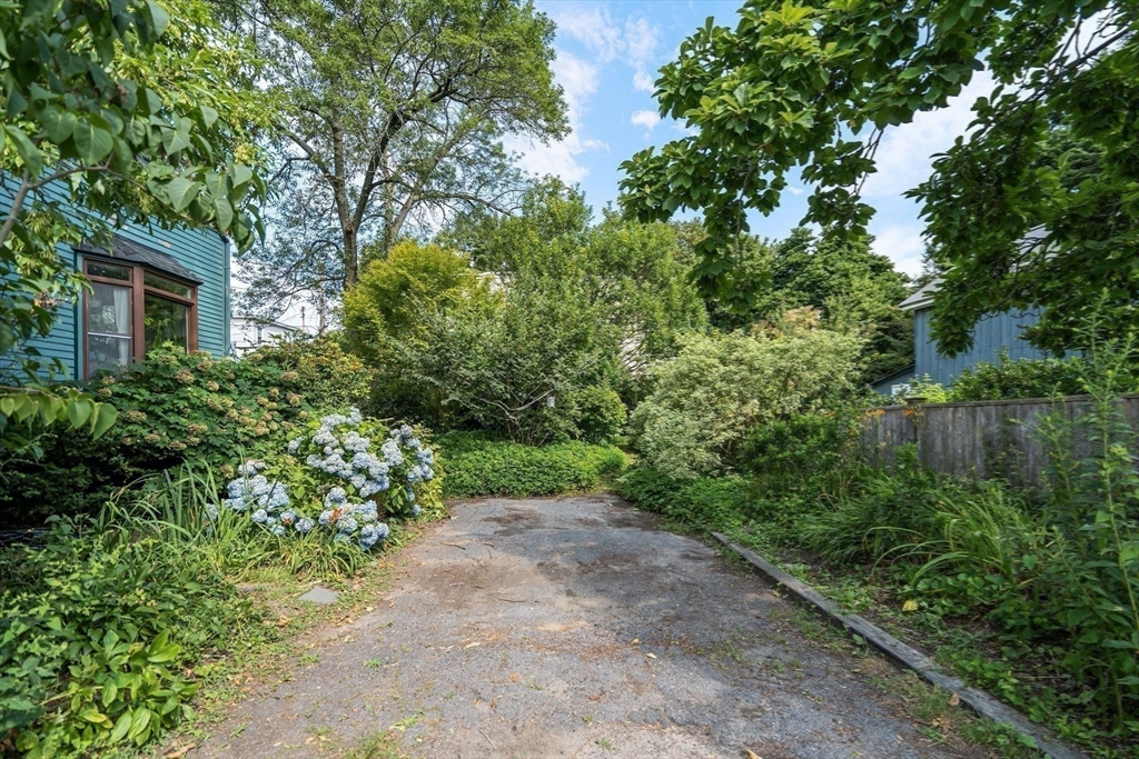 9 Shurland St