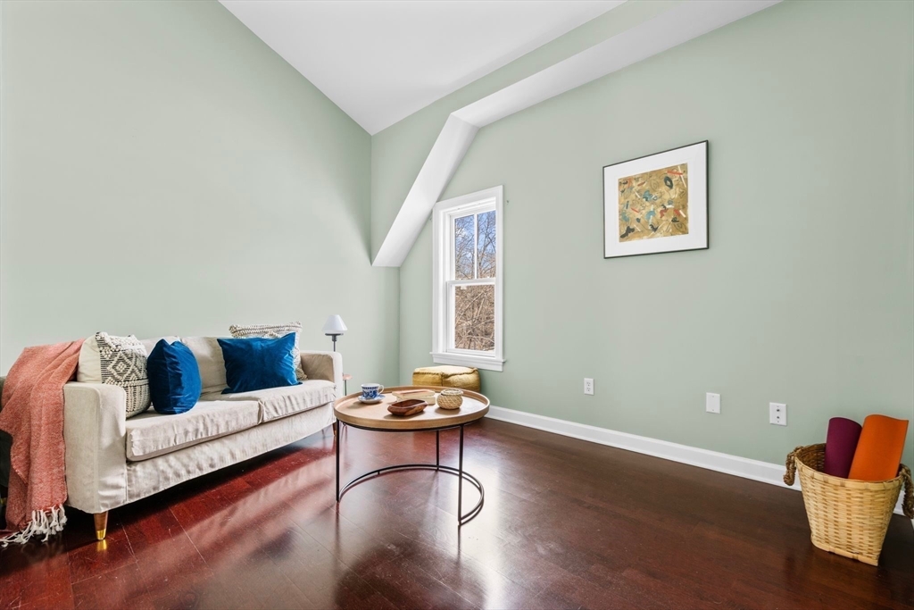 111-121 Green St # 302