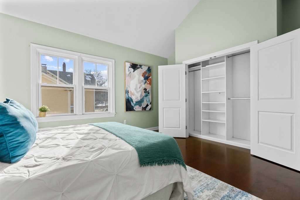 111-121 Green St # 302