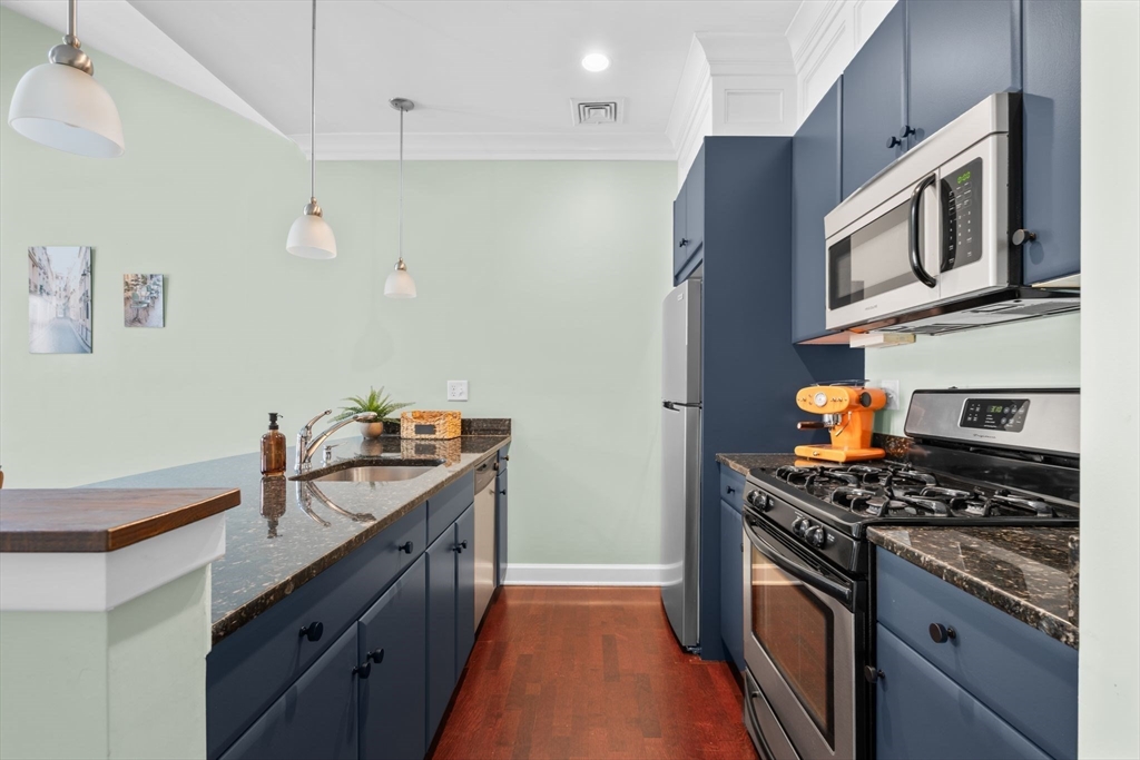 111-121 Green St # 302