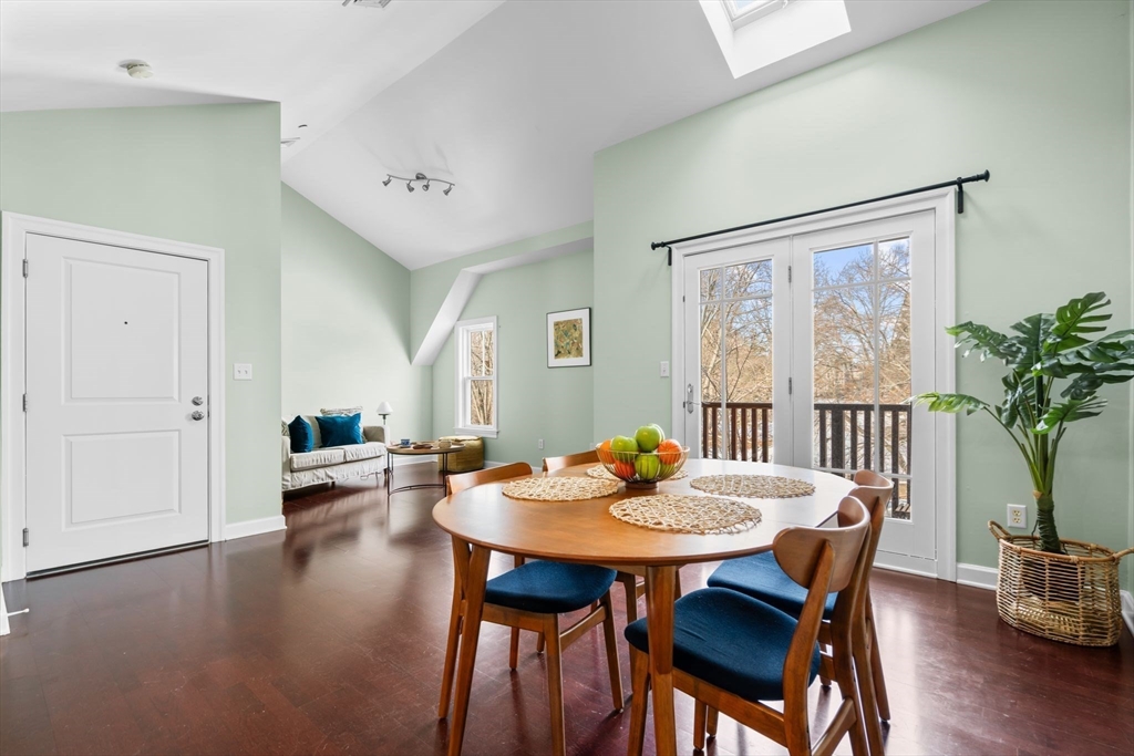 111-121 Green St # 302