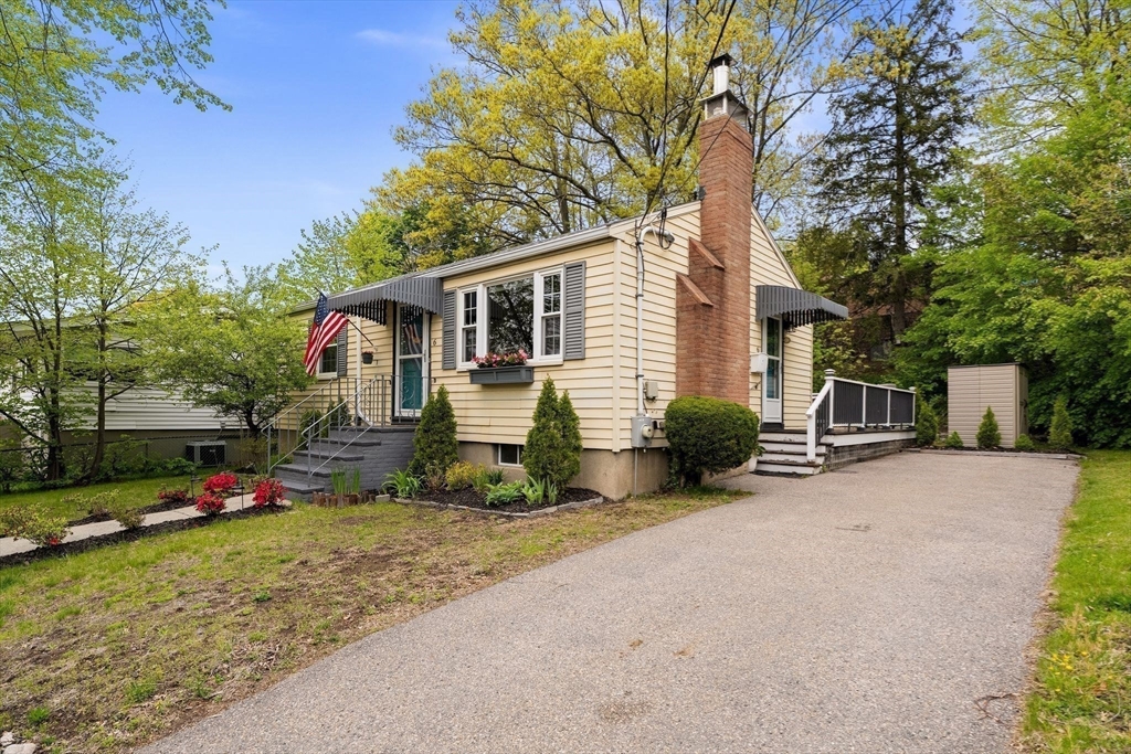 6 Van Brunt St
