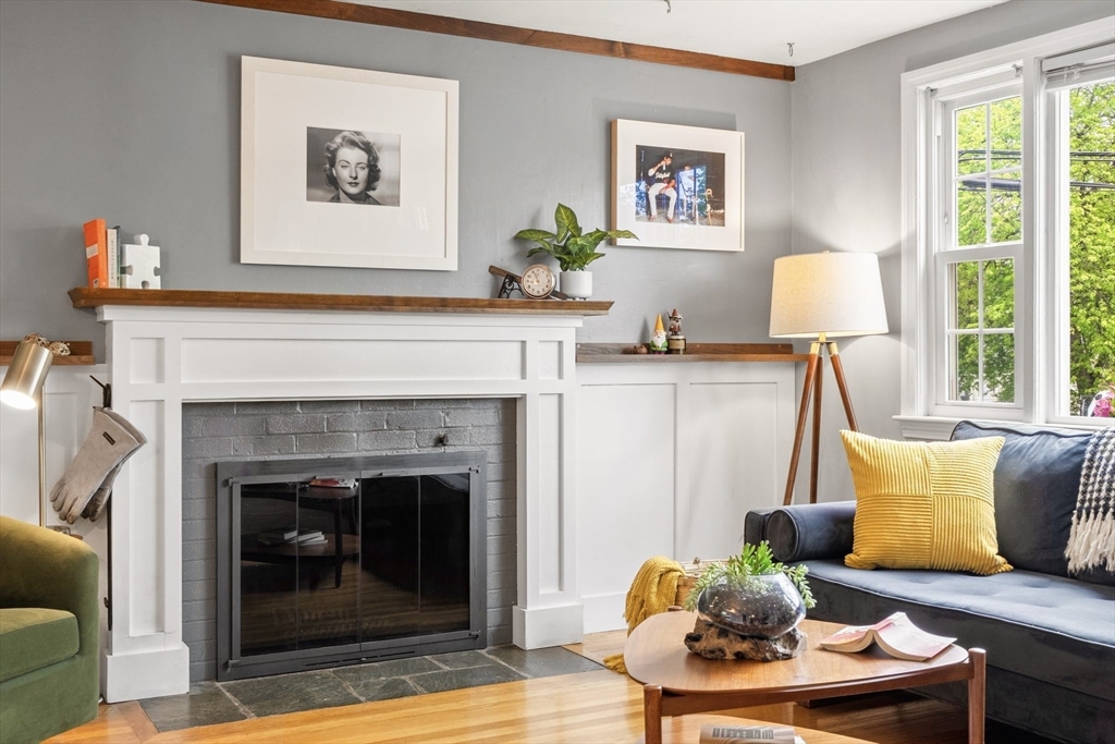 6 Van Brunt St