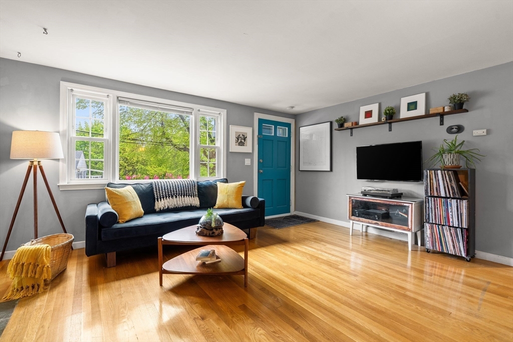 6 Van Brunt St