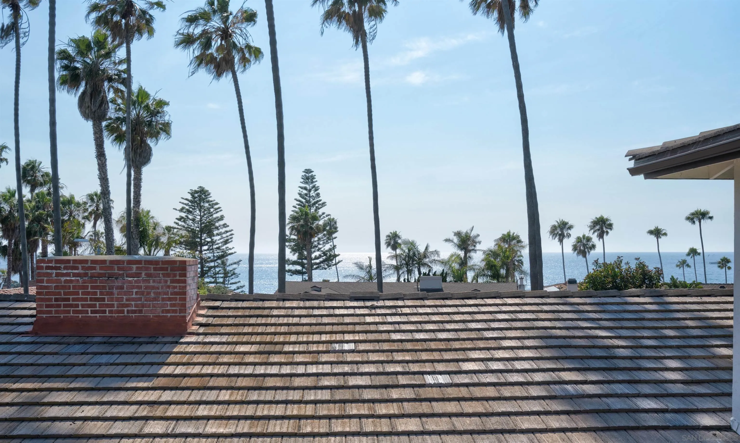 6423 Avenida Cresta