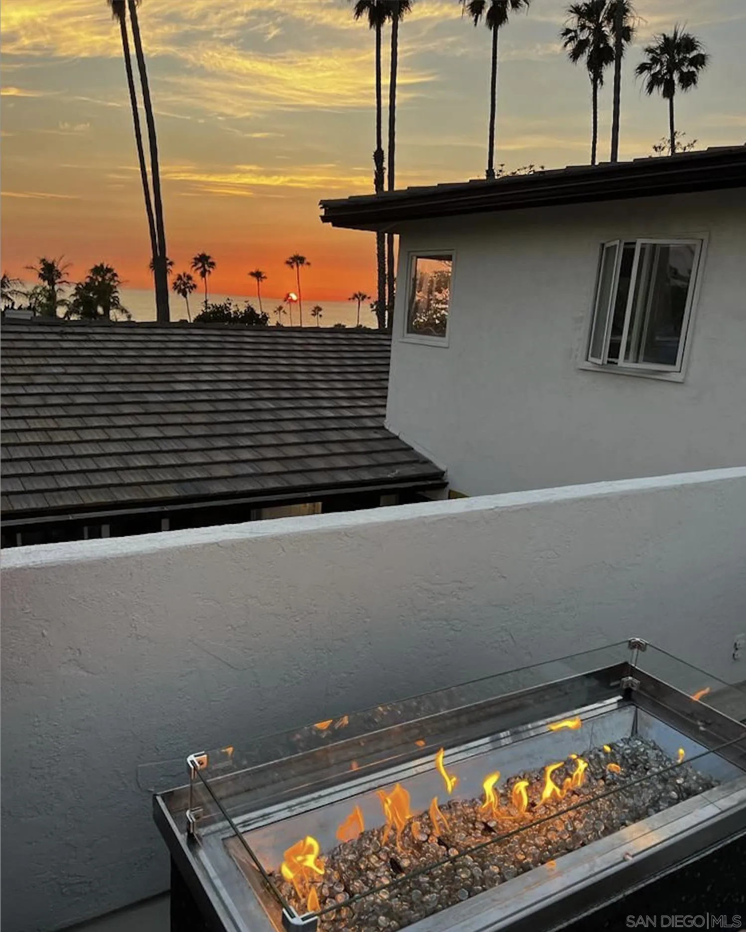 6423 Avenida Cresta