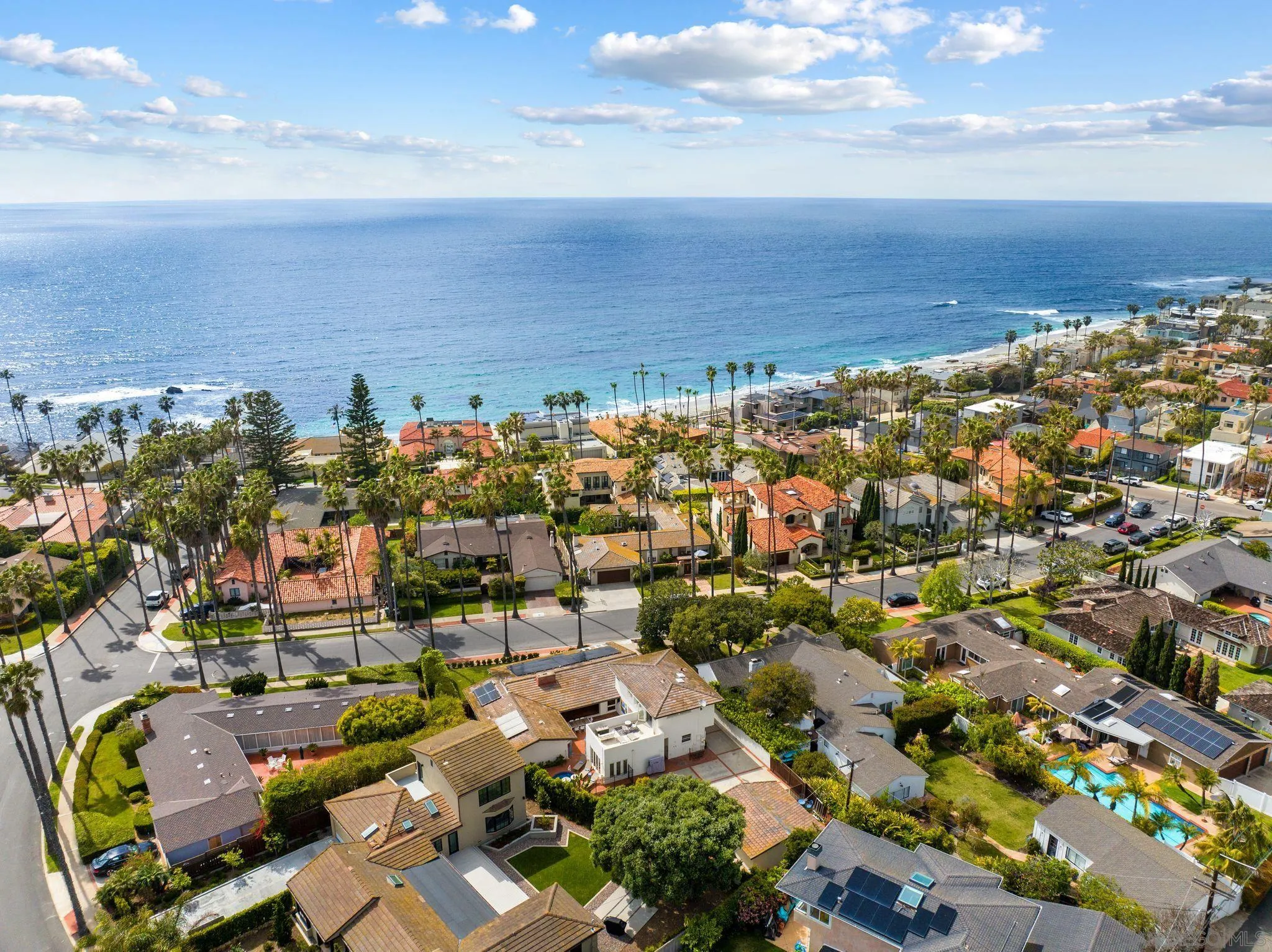 6423 Avenida Cresta