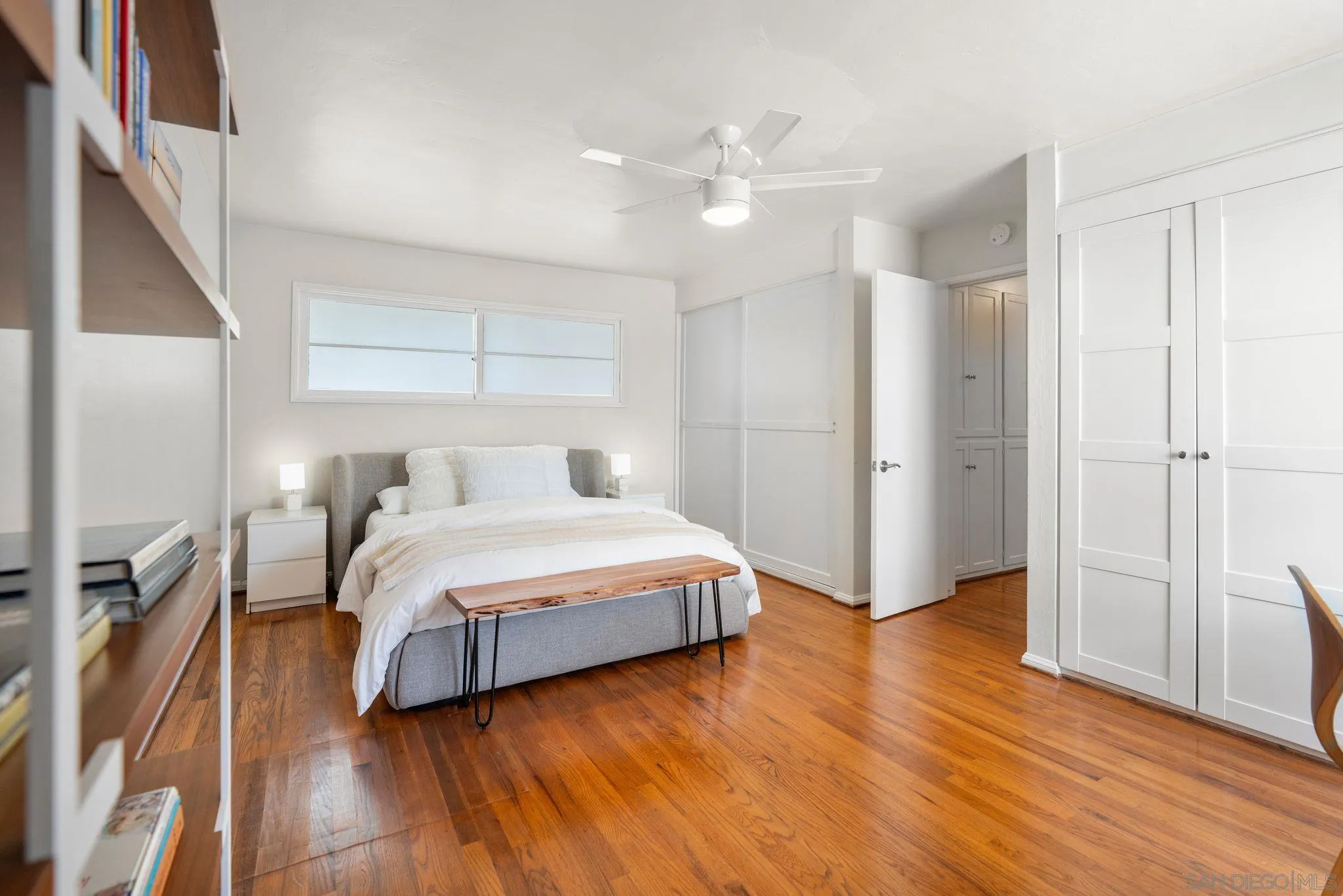 6423 Avenida Cresta