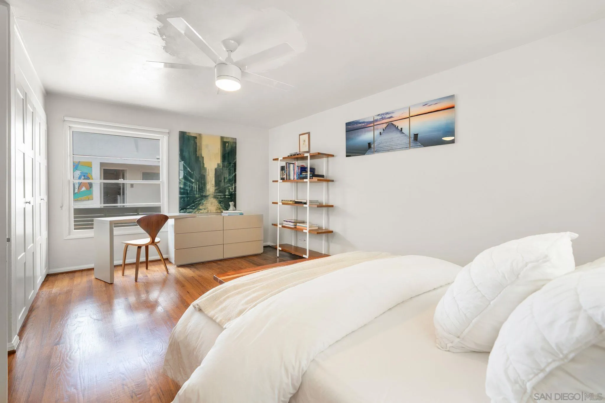 6423 Avenida Cresta