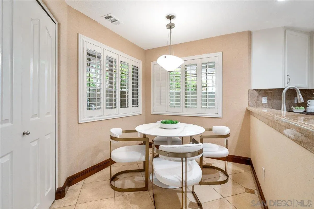 2888 Torrey Pines Rd