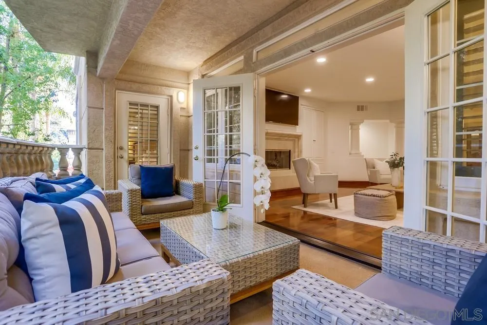 2888 Torrey Pines Rd