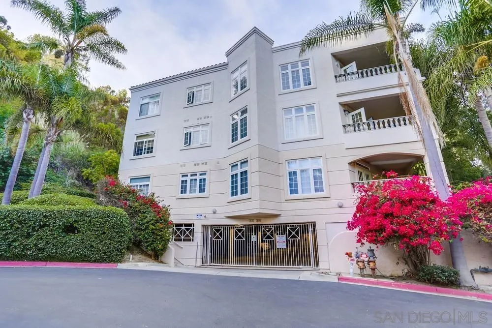 2888 Torrey Pines Rd