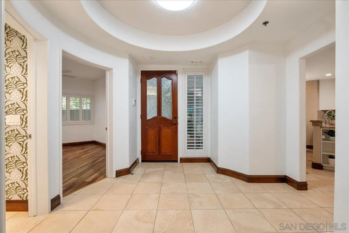2888 Torrey Pines Rd