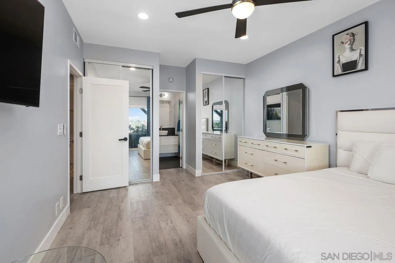 6843 Fashion Hills Blvd