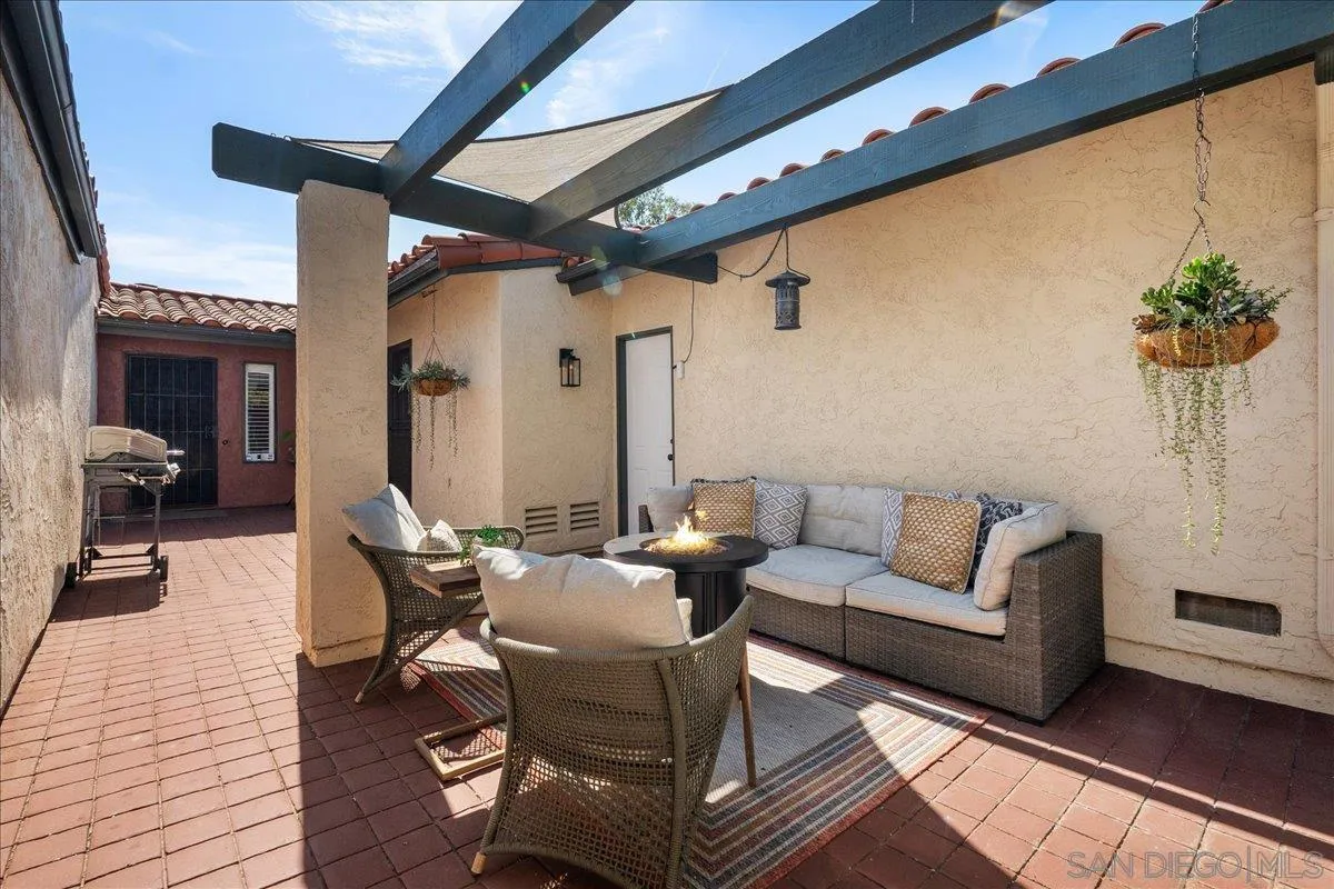 7039 Camino Pacheco