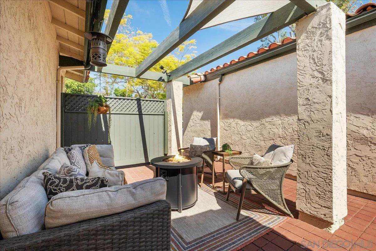 7039 Camino Pacheco
