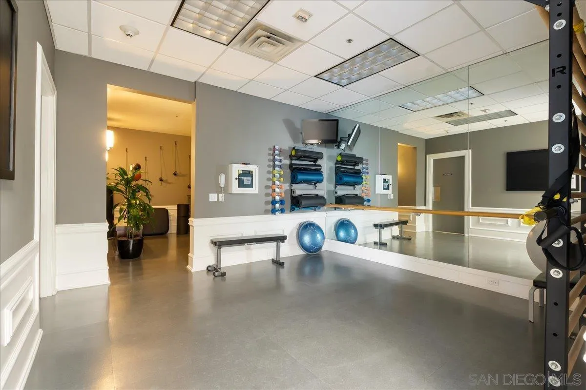 700 Front St Unit 605