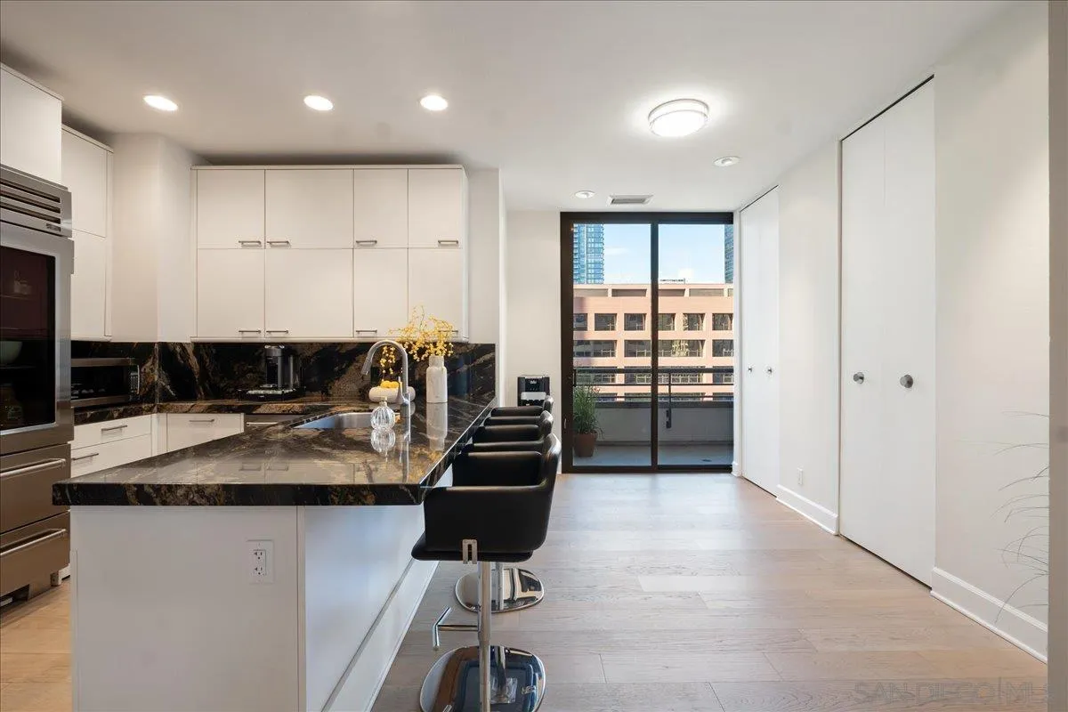 700 Front St Unit 605